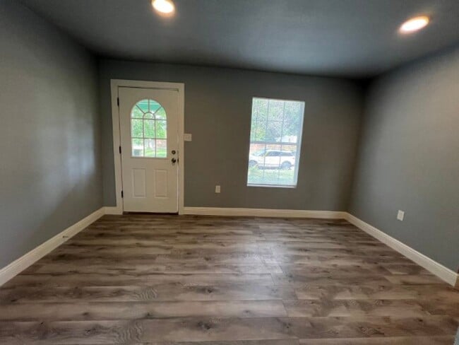 Photo - Wheatley Heights Gem