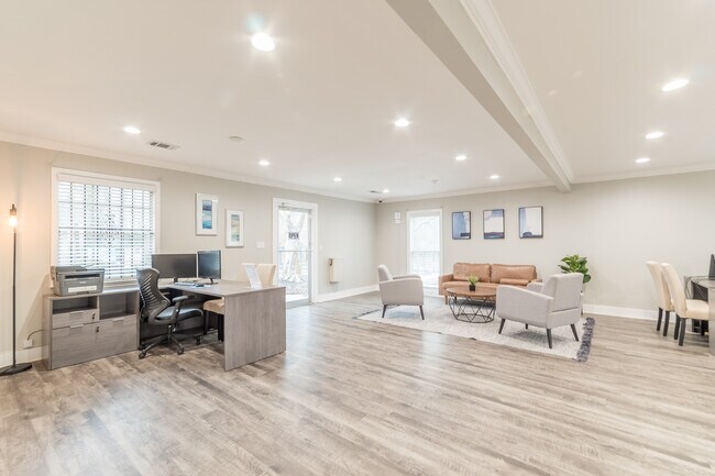 Photo - Woodland Falls Apartments