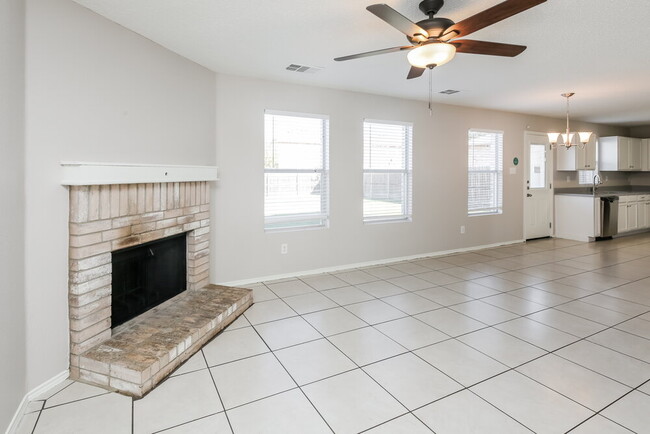 Photo - 532 Hertford St