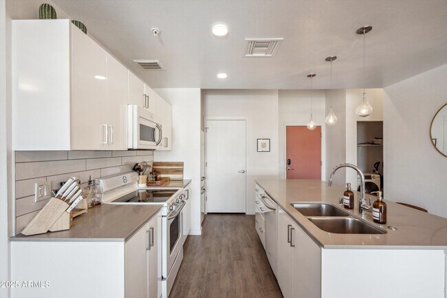 Photo - 1130 N 2nd St Unidad 208