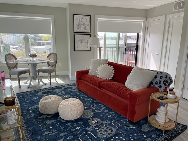 Building Photo - 200 Old Colony Ave Unit 401