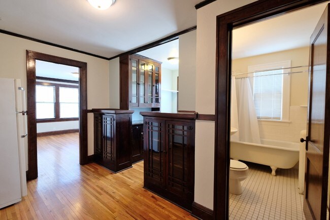 Photo - 1091 Goodrich Ave