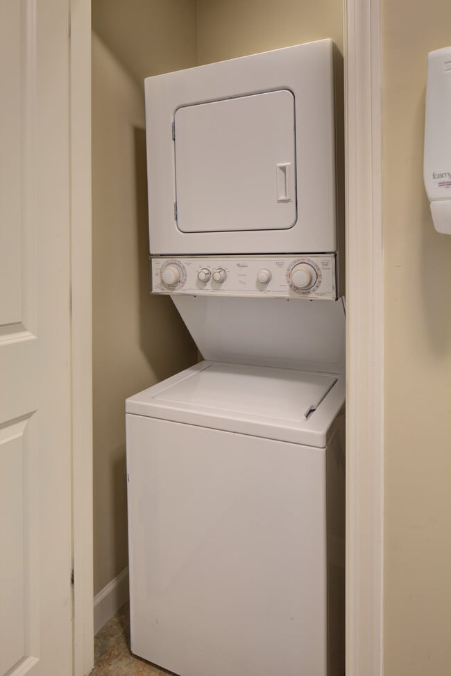 University Heights Apartments For Rent in Hooksett, NH