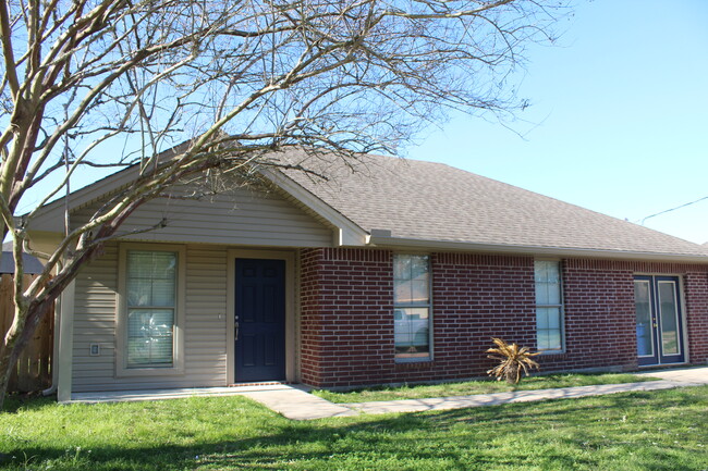 front - 5715 Springfield Cir S House