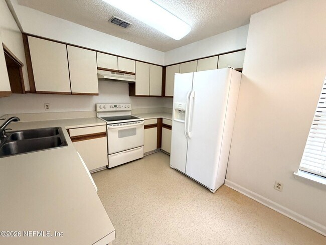 Photo - 902 Wood Hill Dr Unit 902