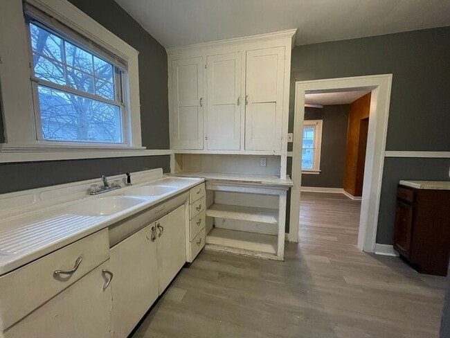 Photo - 119 Carbon St