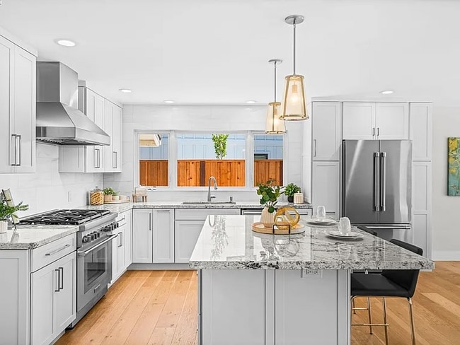 Photo - 627 E Angela St