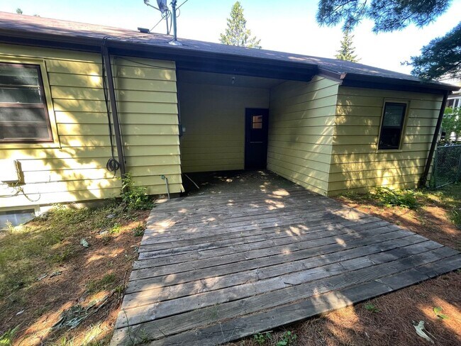 Photo - Four Bedroom Two Bath House - Great Location!