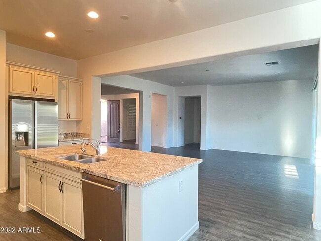 Photo - 991 E Hampton Ln