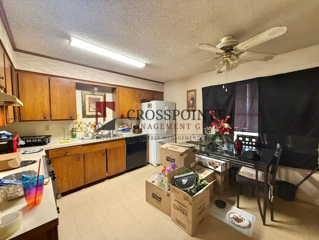 Photo - Charming 2-Bedroom 1-Bathroom Duplex!