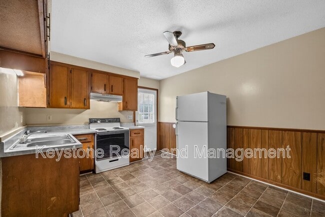 Photo - 147 Tandy Dr