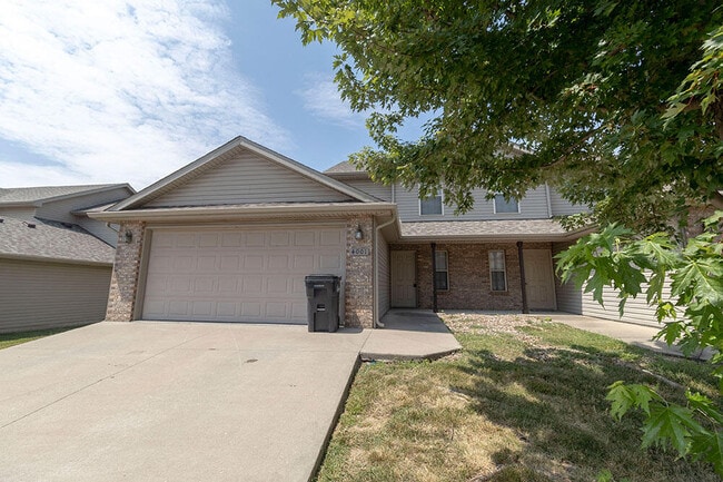 Building Photo - 4001 Snowy Owl Dr