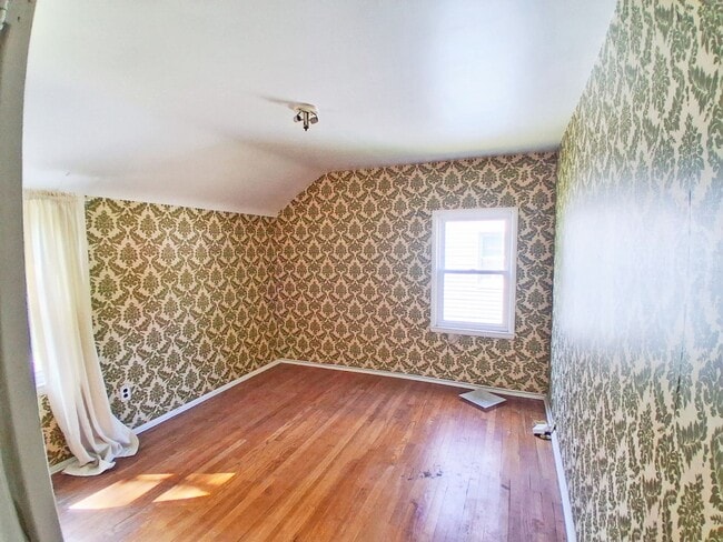 Building Photo - 3 BED 2 BATH BEAUTIFUL SINGLE FAMILY HOME