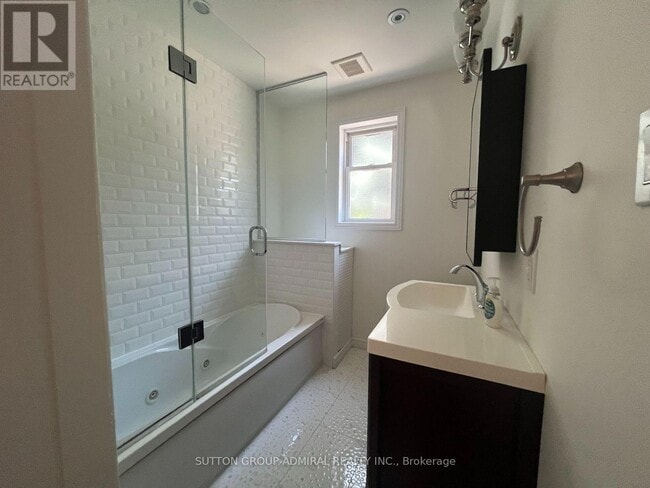 Photo - 335 Palmerston Blvd