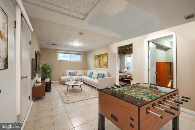 Photo - 6809 Weaver Ave Unidad B