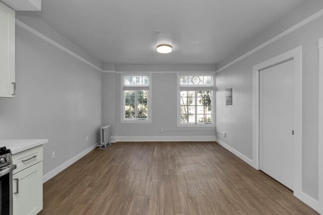 Photo - 1130 Larkin