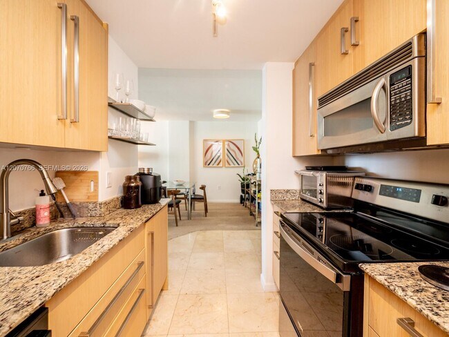 10275 Collins Ave Unidad 1132