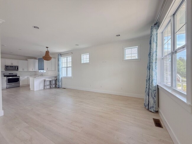 Photo - Pet-Friendly 3-Bedroom Home with Bright, Airy Coastal Style