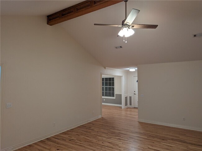 Photo - 2030 N Hailey Dr