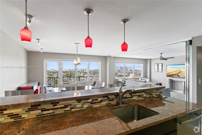 Building Photo - 340 Sunset Dr Unit 1404 Rental