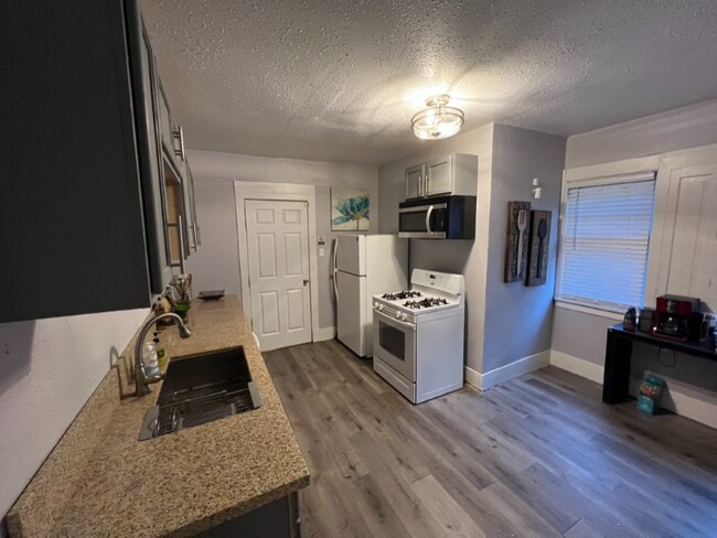 Photo - 3138 N 16th St Unit LWR