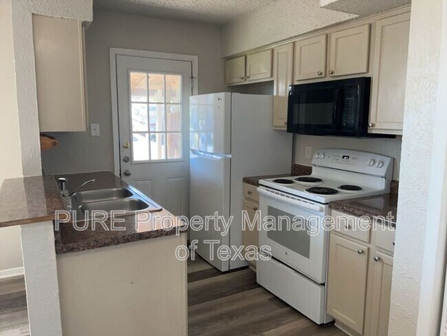 Photo - 512 Lenora Dr Unit B