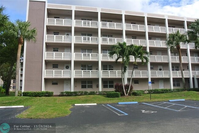 Photo - 1075 Riverside Dr Condominio