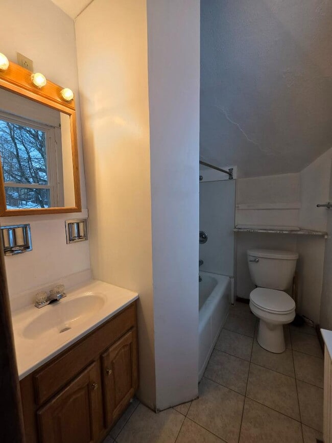 Photo - 220 W Horner St