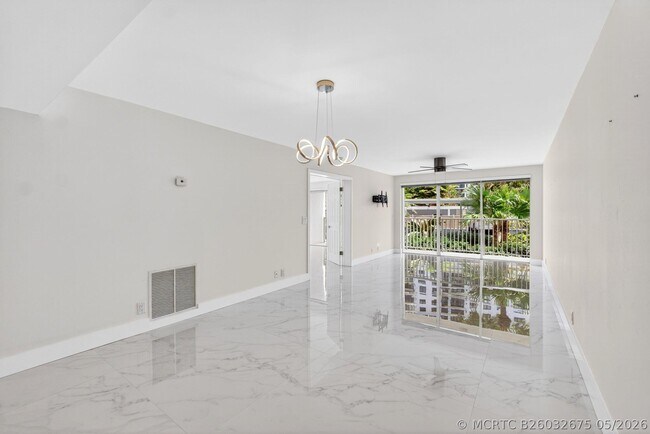 Photo - 3901 S Flagler Dr Unit 105