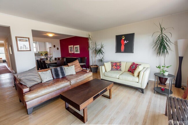 Photo - 64 Encanto Ave