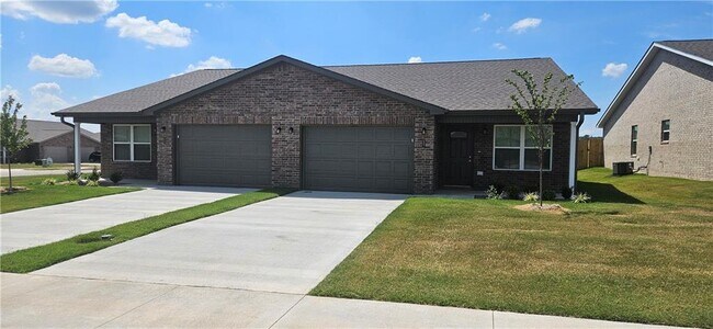 Photo - 6807 NW Trevy St