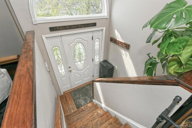 Photo - 76 E 12th St