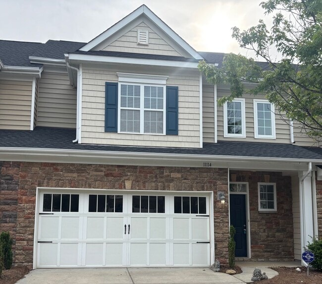 Building Photo - South Charlotte End-Unit Townhome with Main-Level Primary Suite & Bonus Room