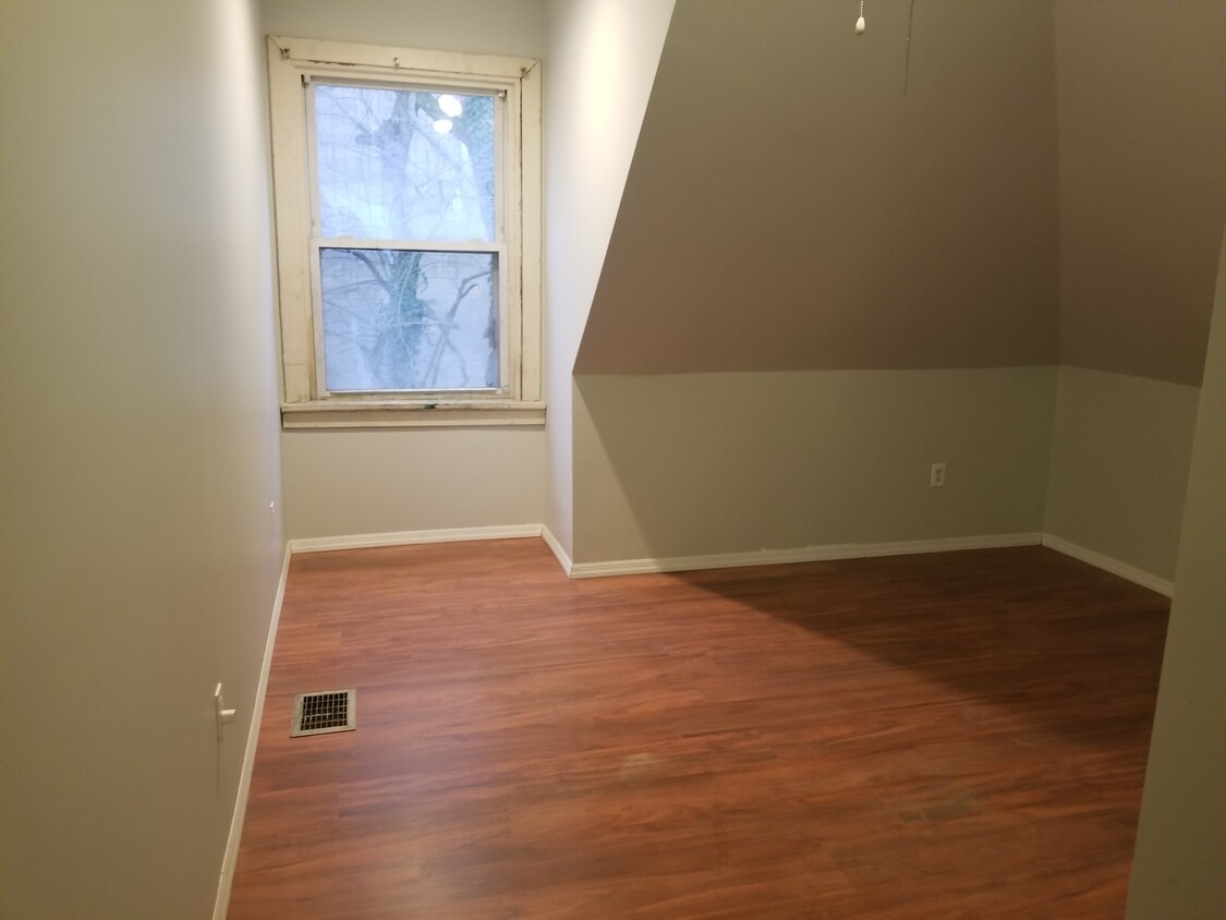 bedroom - 411 N Craig St (Pittsburgh, PA)
