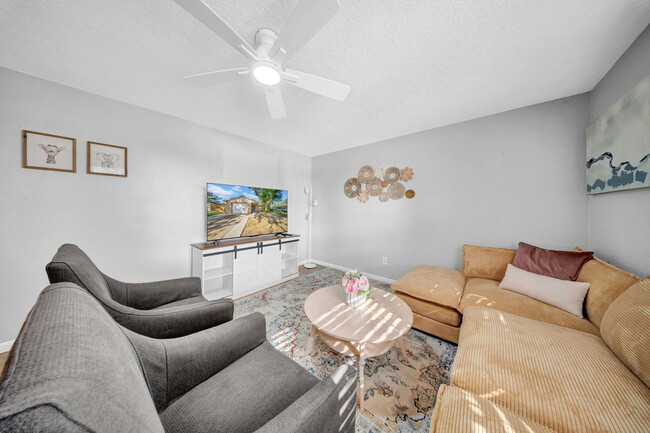 Photo - 779 34th St SE Unidad ID1319966P