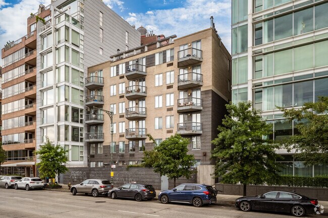 Photo - 167 Perry St