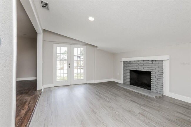 Photo - 5709 Ridgeway Dr House