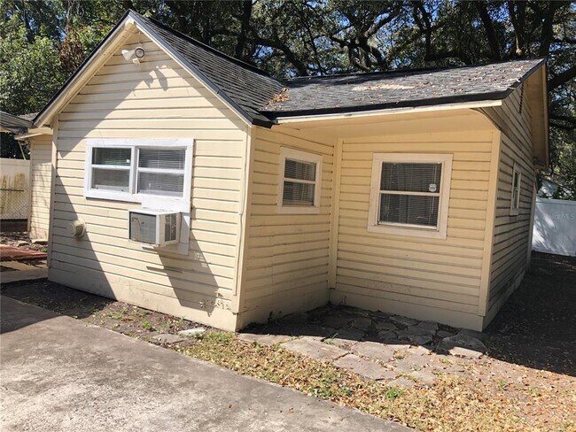 Photo - 724 Putnam Ave