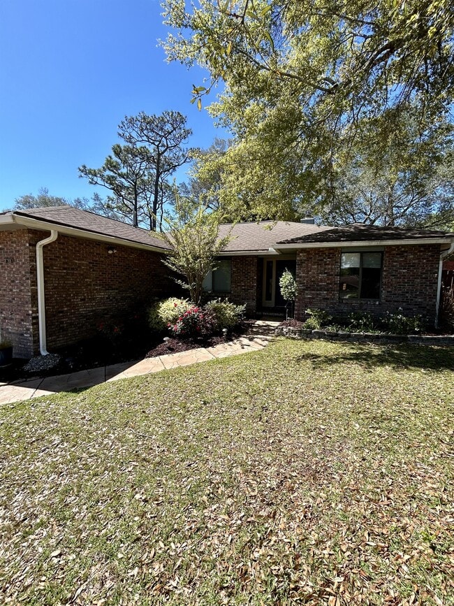 Photo - 218 Yellow Pine Ct