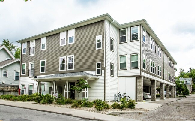 Photo - 609 S Henderson