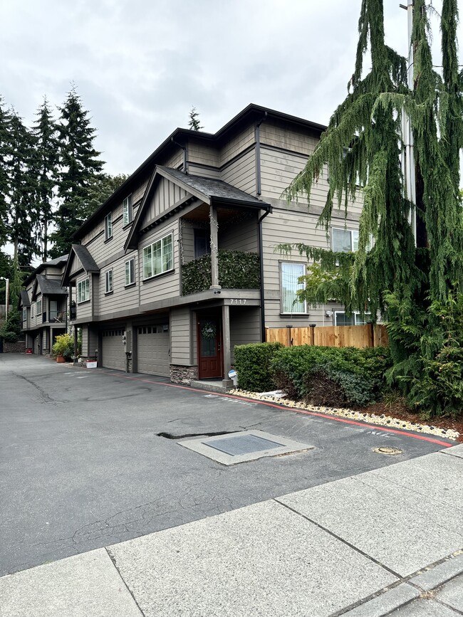 Building Photo - 7117 Rainier Dr