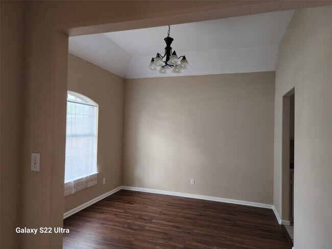 Photo - 1926 Wavell St
