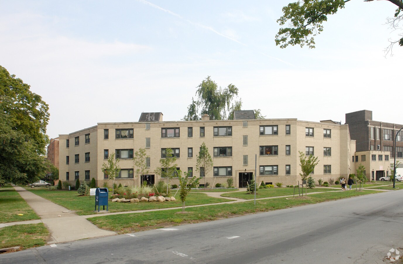 Green Leaf Apartments - Green Leaf Apartments