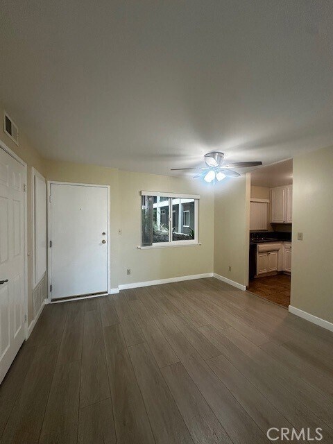 Photo - 1247 Stoner Ave Unidad 105