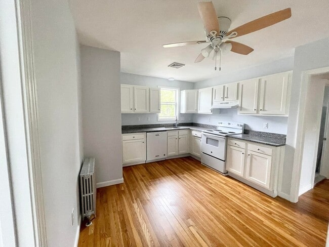 Building Photo - 2 Snowling Rd Unit B