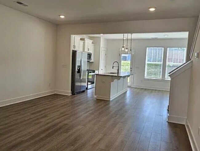 Photo - 1323 Maplesmith Wy