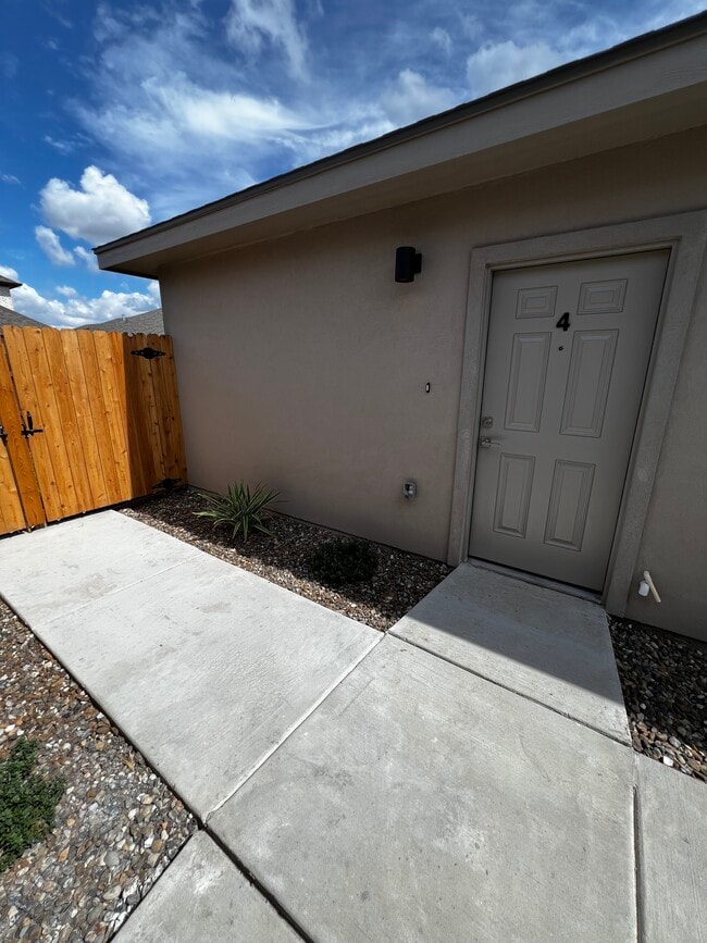 3316 Duke Ave Unidad 4
