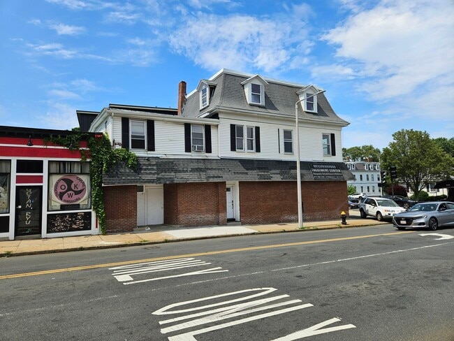 Building Photo - 3A River St Unit 3A