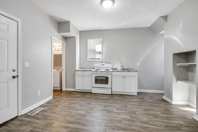 Photo - 2922 Duncan St