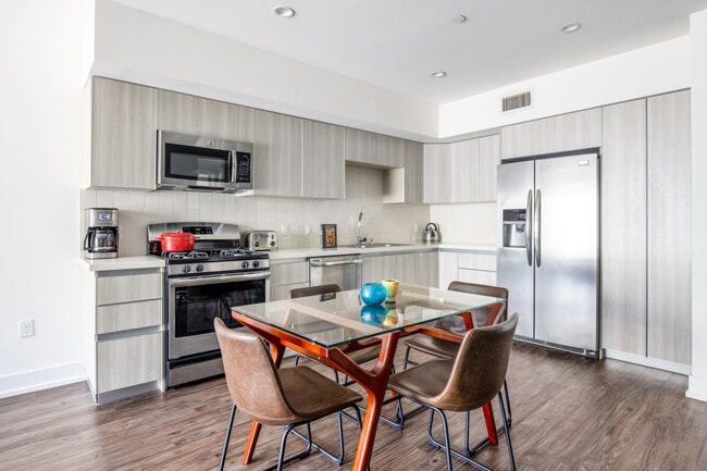 Photo - 409 Hayworth Ave Unidad ID10752A